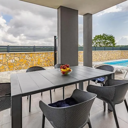 Holiday home Stunning In With Outdoor Swimming Pool *